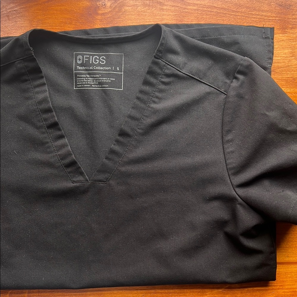 Figs Black Casma Scrub Top